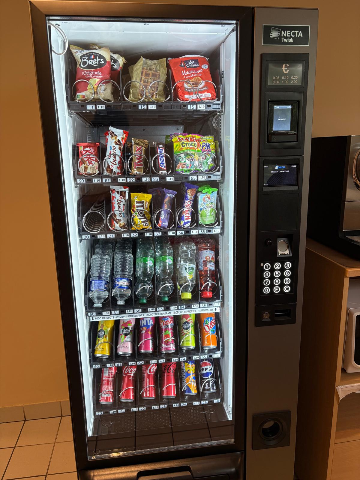 Distributeur de boissons fraîches, snacks et confiseries pour entreprise